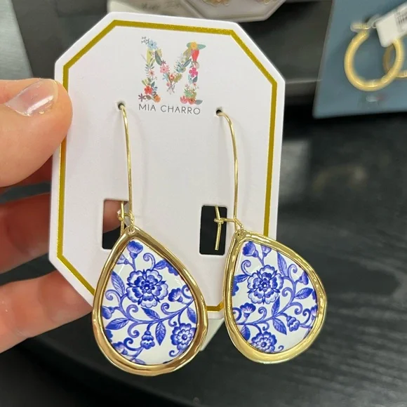 NWT ⚜️💙⚜️ Mia Charro Floral Ceramic Tile Teardrop Earrings - Picture 9 of 11